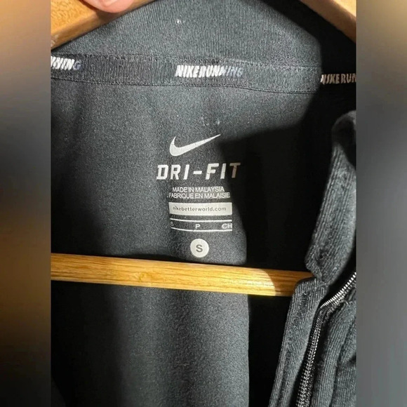 Nike Running Dri-Fit Bundle of 2 Shorts and a Quarter Zip pullover - Size Small - Picture 15 of 15